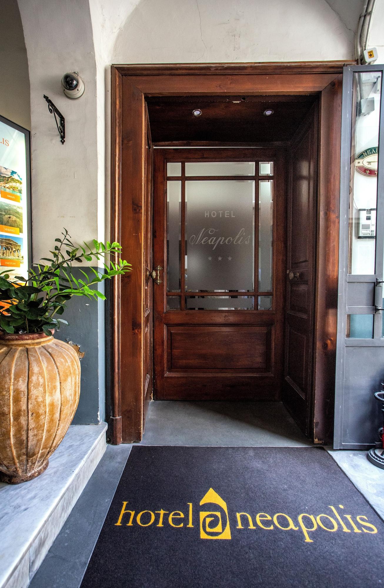 Vista Lobby Hotel Neapolis