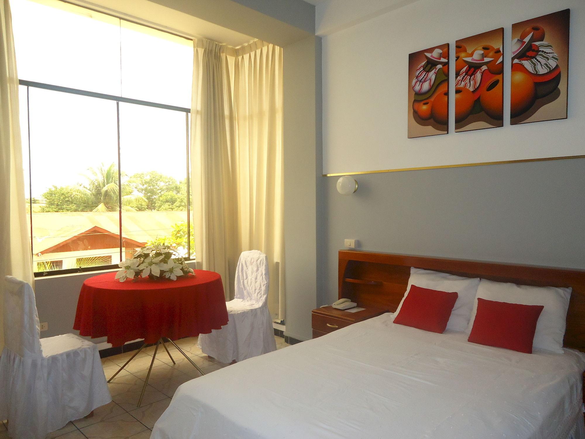 Varios Hotel Pueblo Verde