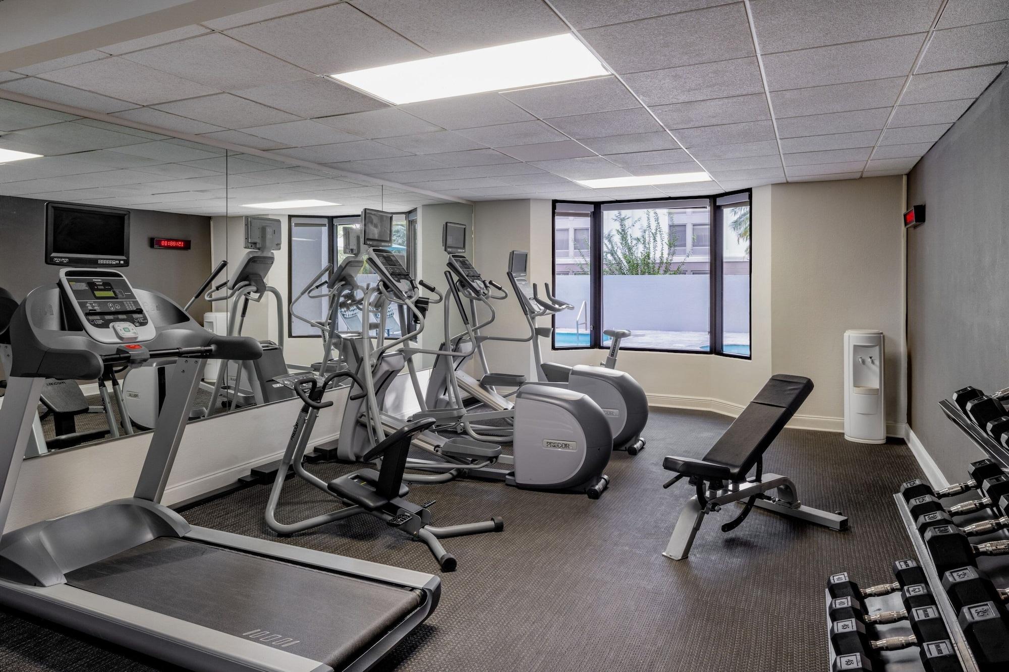 Gimnasio Courtyard by Marriott - Naples