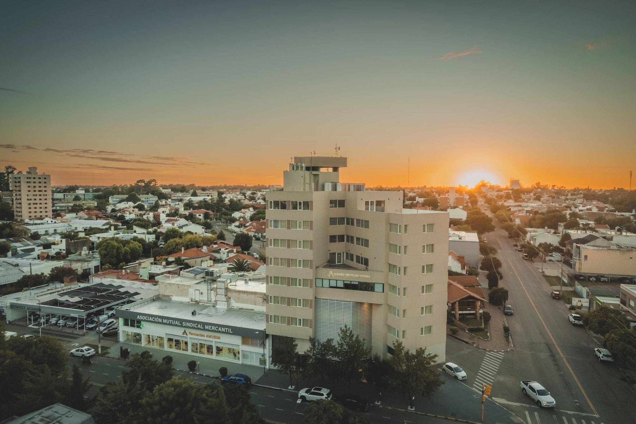 Vista Lobby Unit Santa Rosa