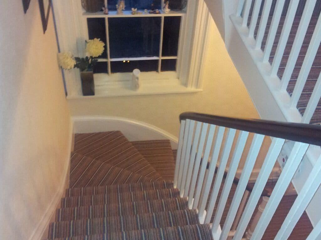 Vista Lobby Whitecliff View