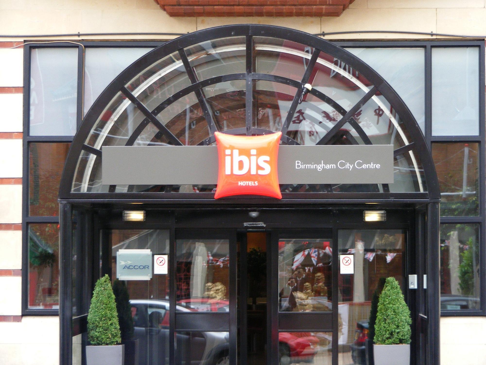 Vista Exterior Ibis Birmingham New Street Station Hotel