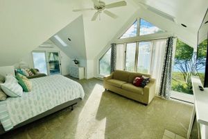 Alquiler Vacacional - Pristine Private Lakefront️Hot Tub️, Fire Pit🪵, WIFI & AC! ️
