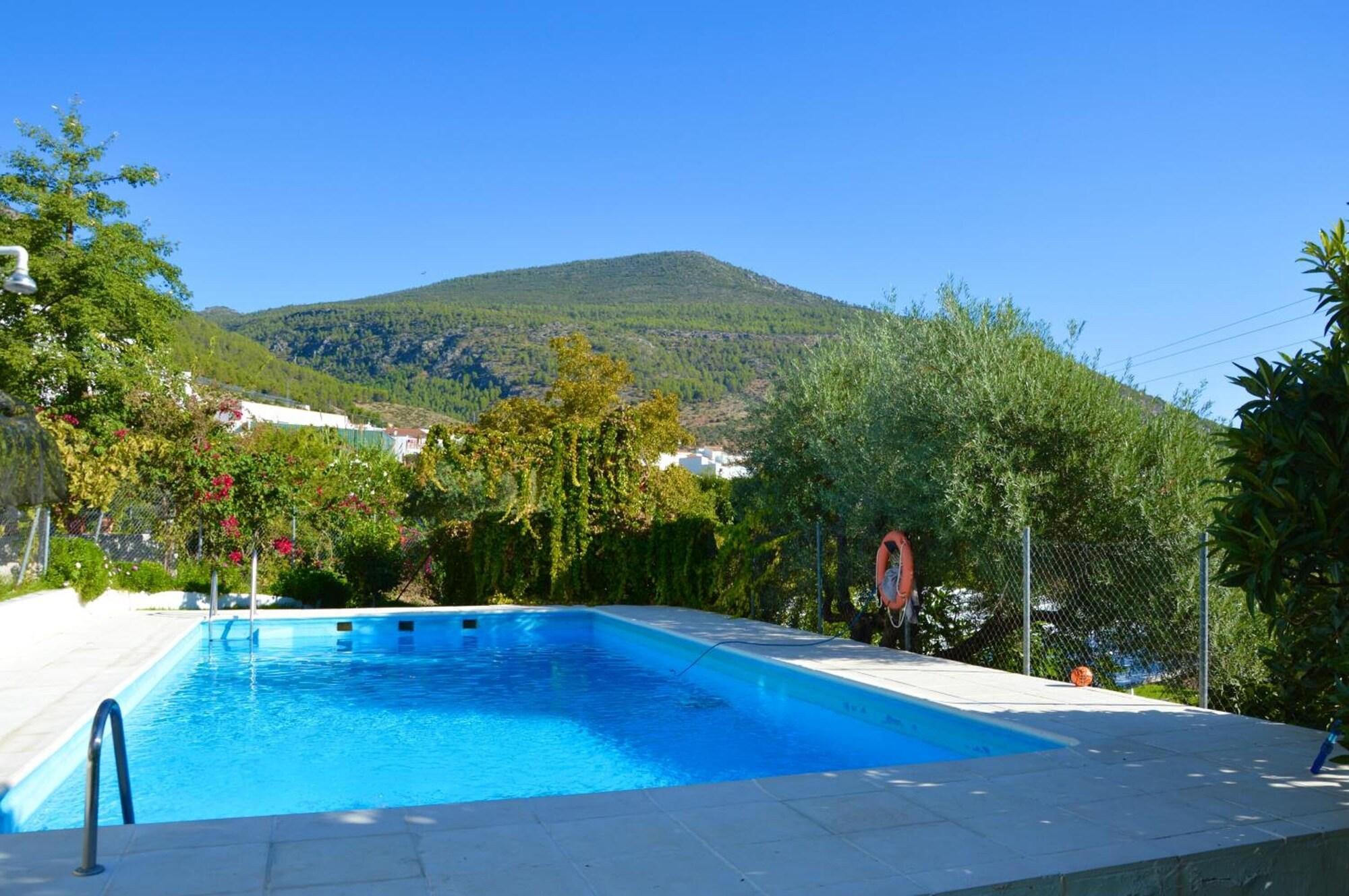 Vista Piscina Albergue Rural de Algodonales - Hostel