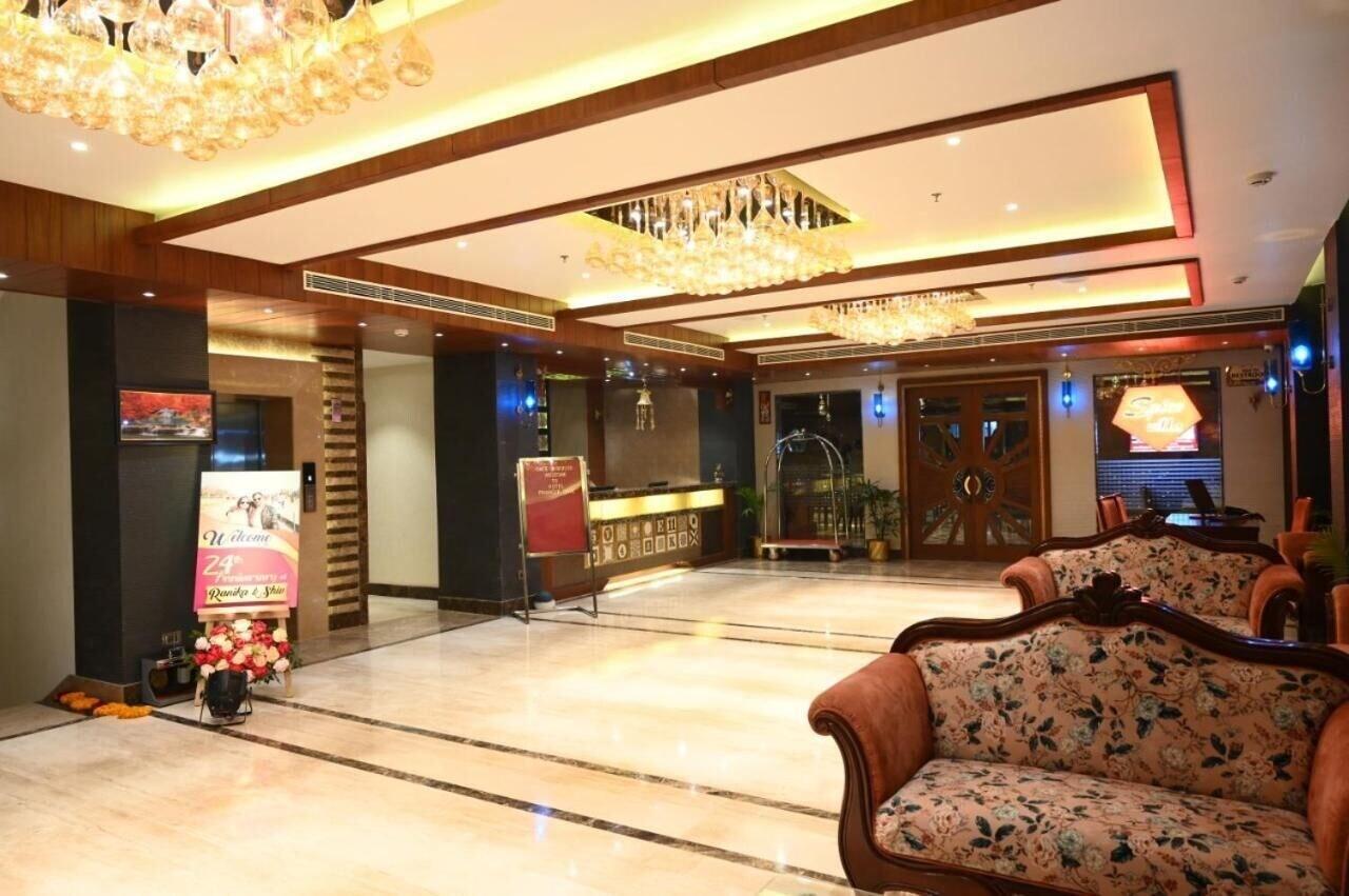 Vista Lobby The Pinnacle INN Sarnath