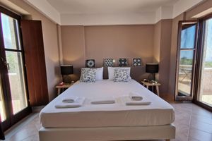 Alquiler Vacacional - Anaroussa Diros Villa