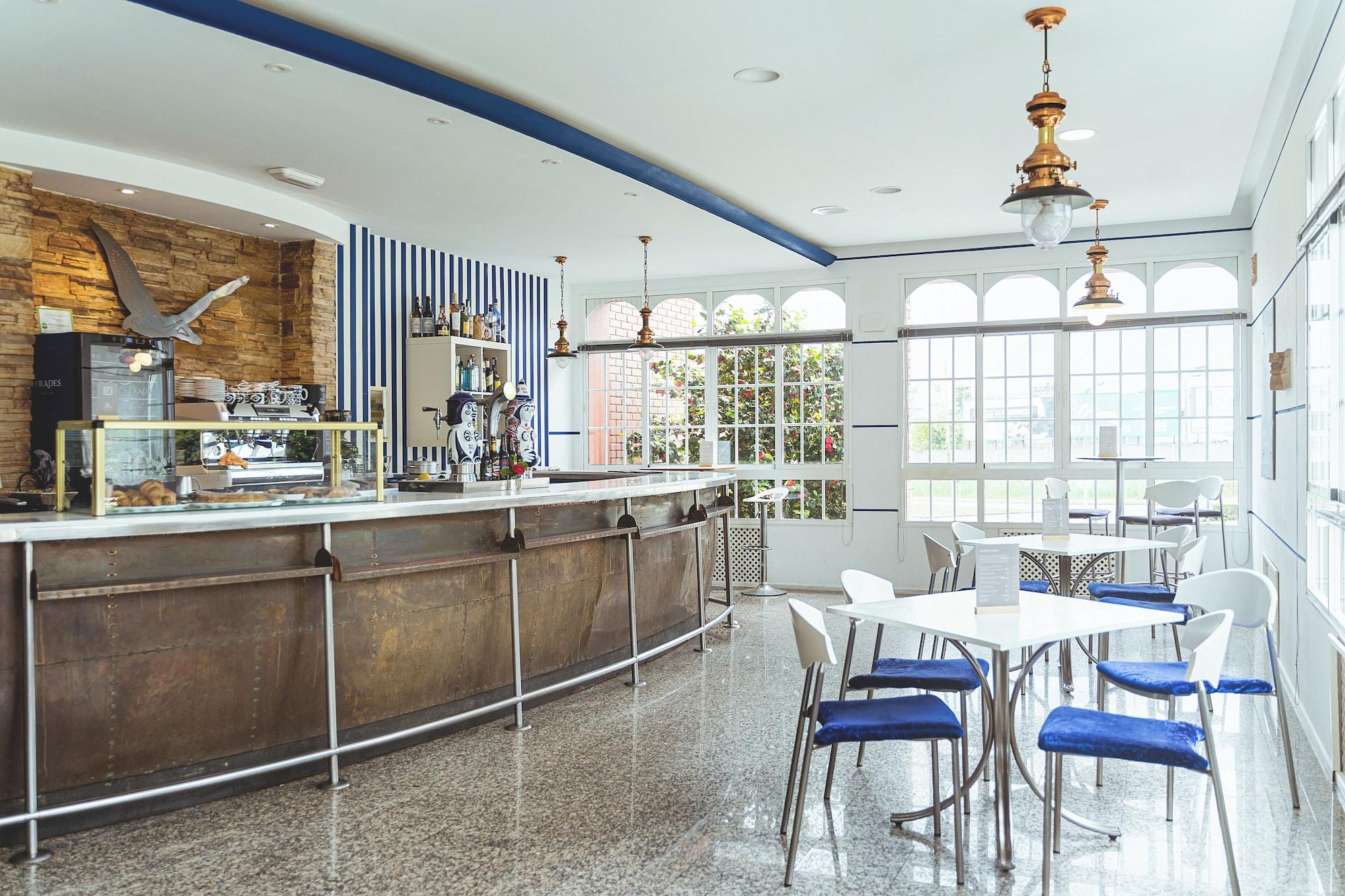 Bar/Salón Hotel Voar