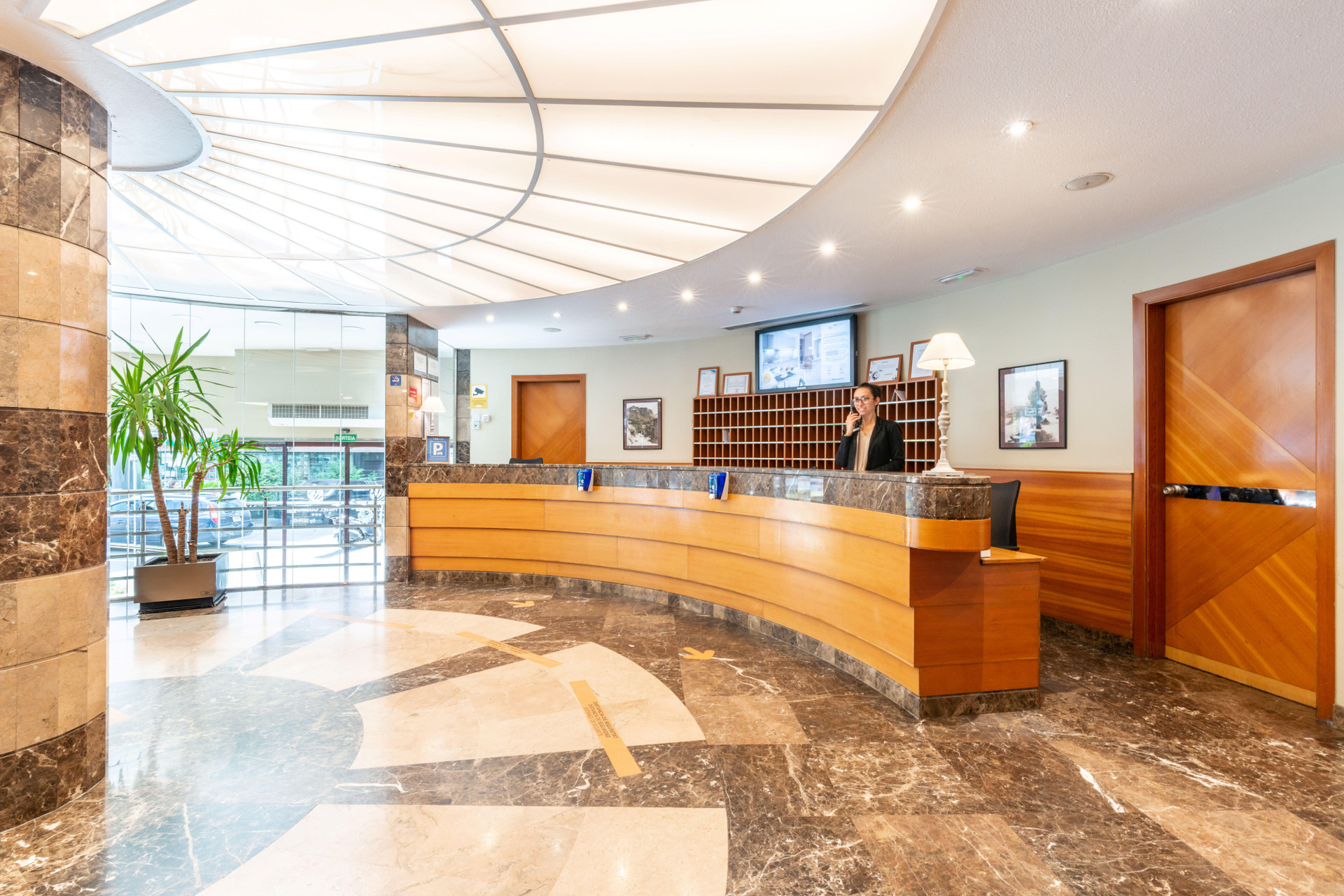 Vista Lobby Hotel & Aparthotel Cosmos