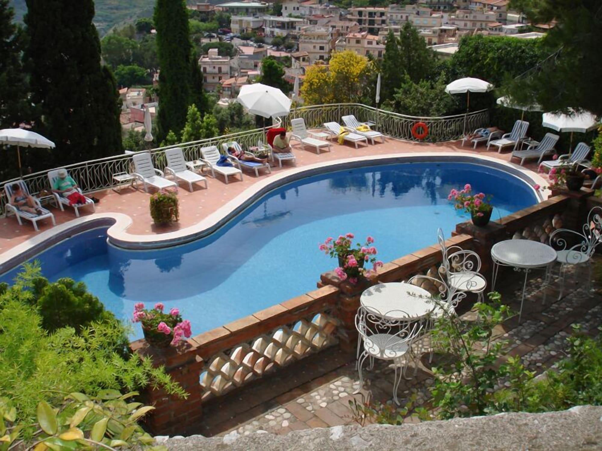 Vista Exterior Hotel Mediterranee