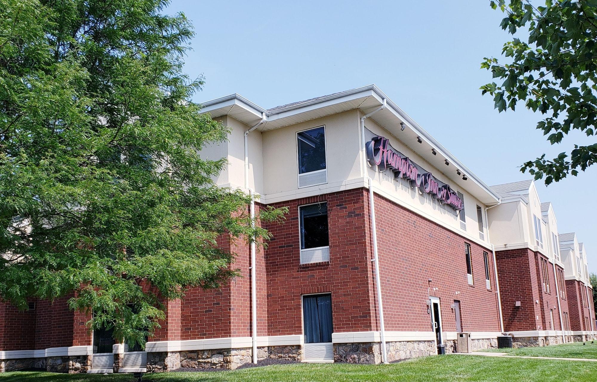 Vista Exterior Hampton Inn & Suites Newtown