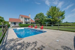 Alquiler Vacacional - Lottsburg House w/ Private Pool + Fireplace