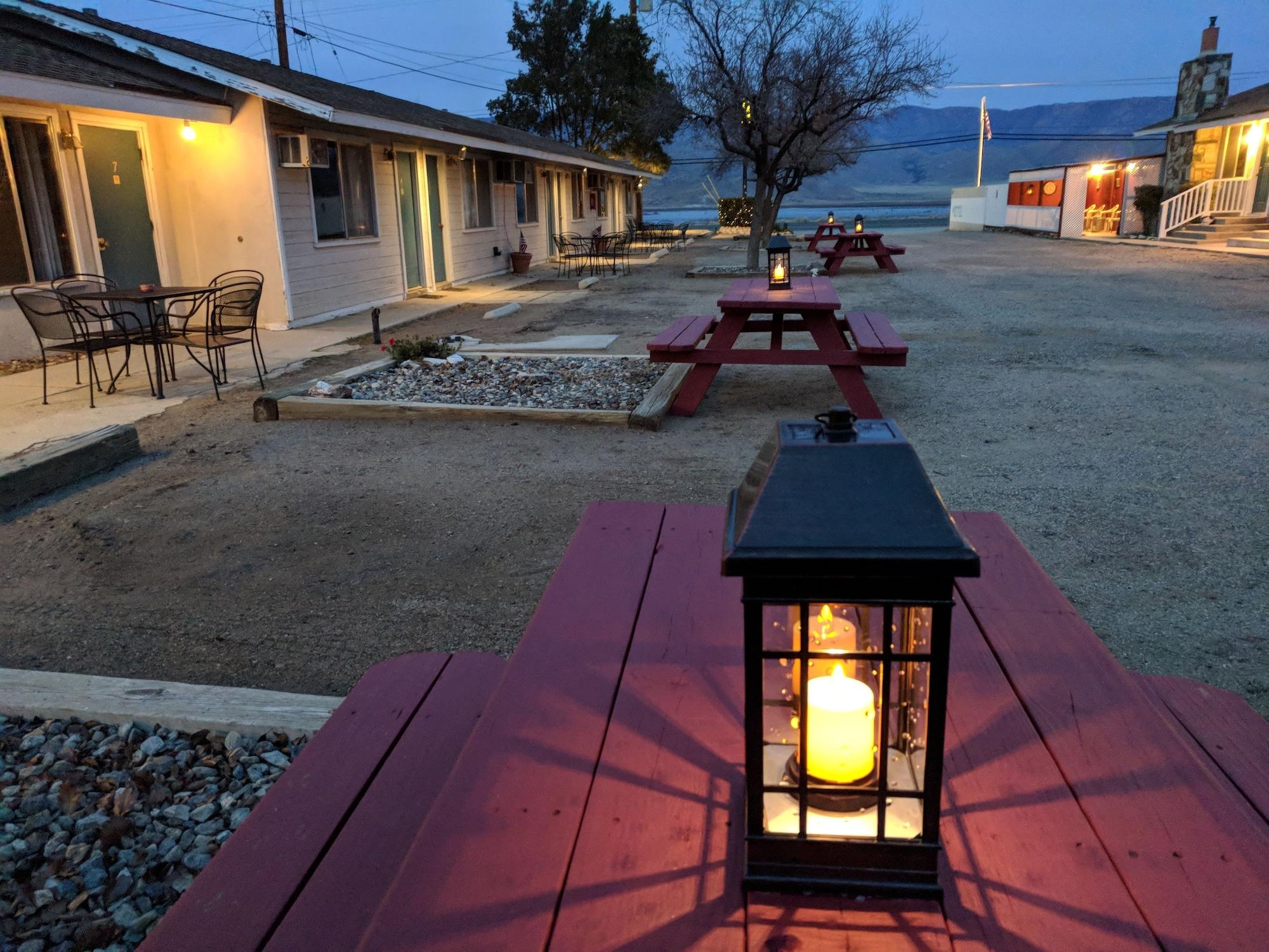 Varios Lakeview Motel