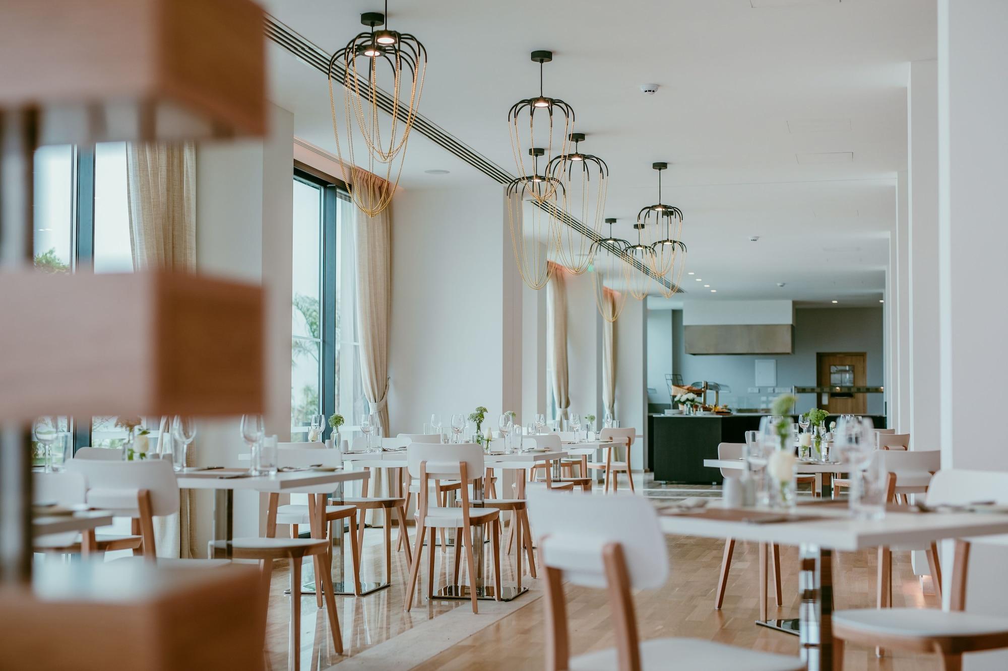 Restaurant Lebay Beach Hotel