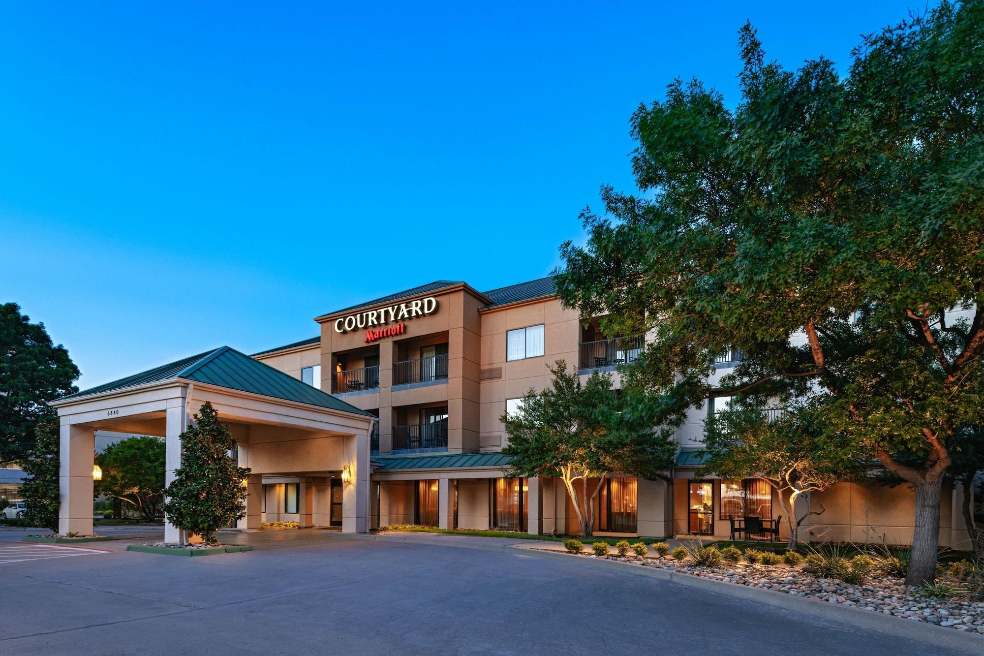 Vista Exterior Courtyard by Marriott Dallas Plano in Legacy Park