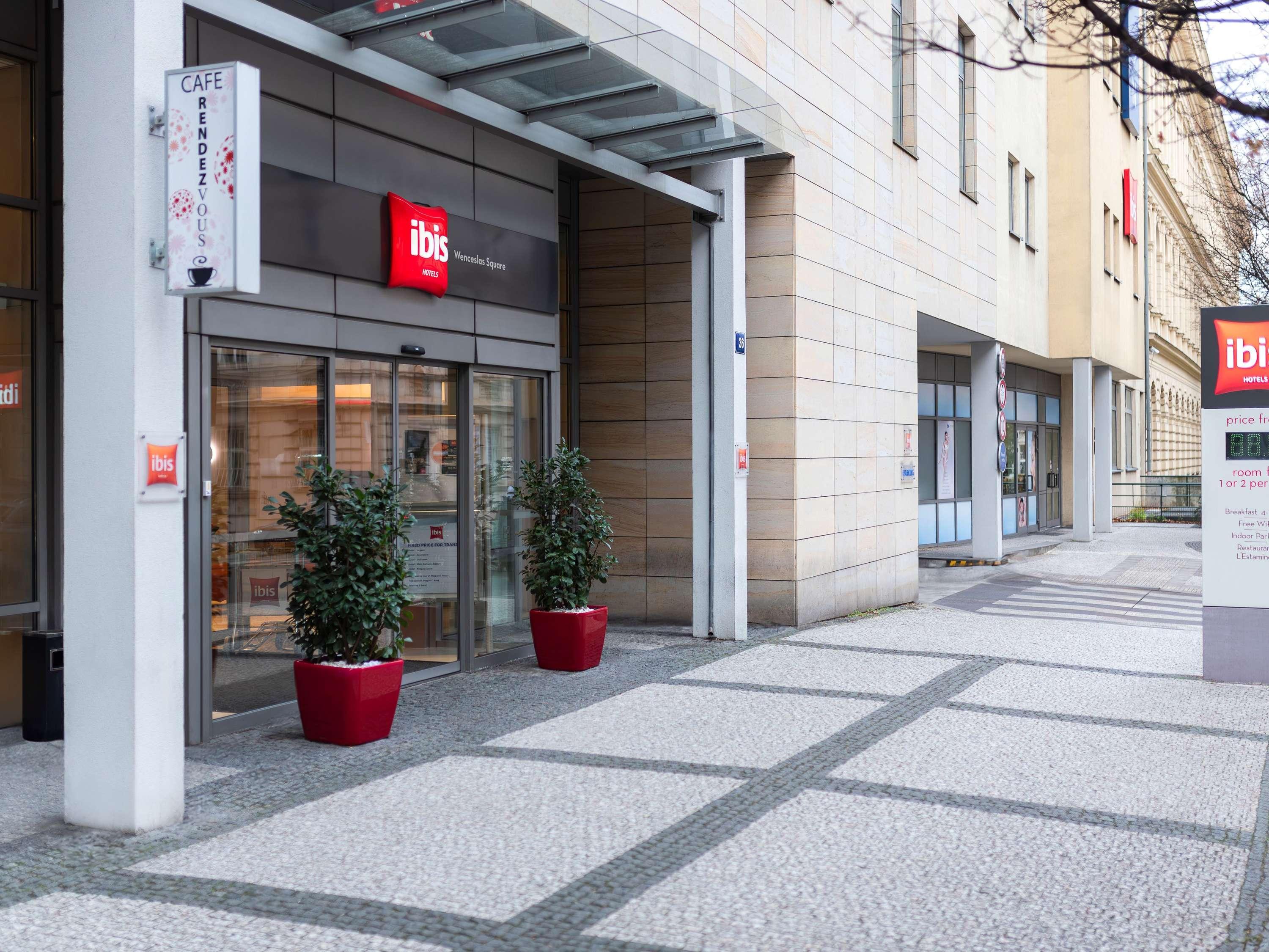 Vista Exterior ibis Praha Wenceslas Square