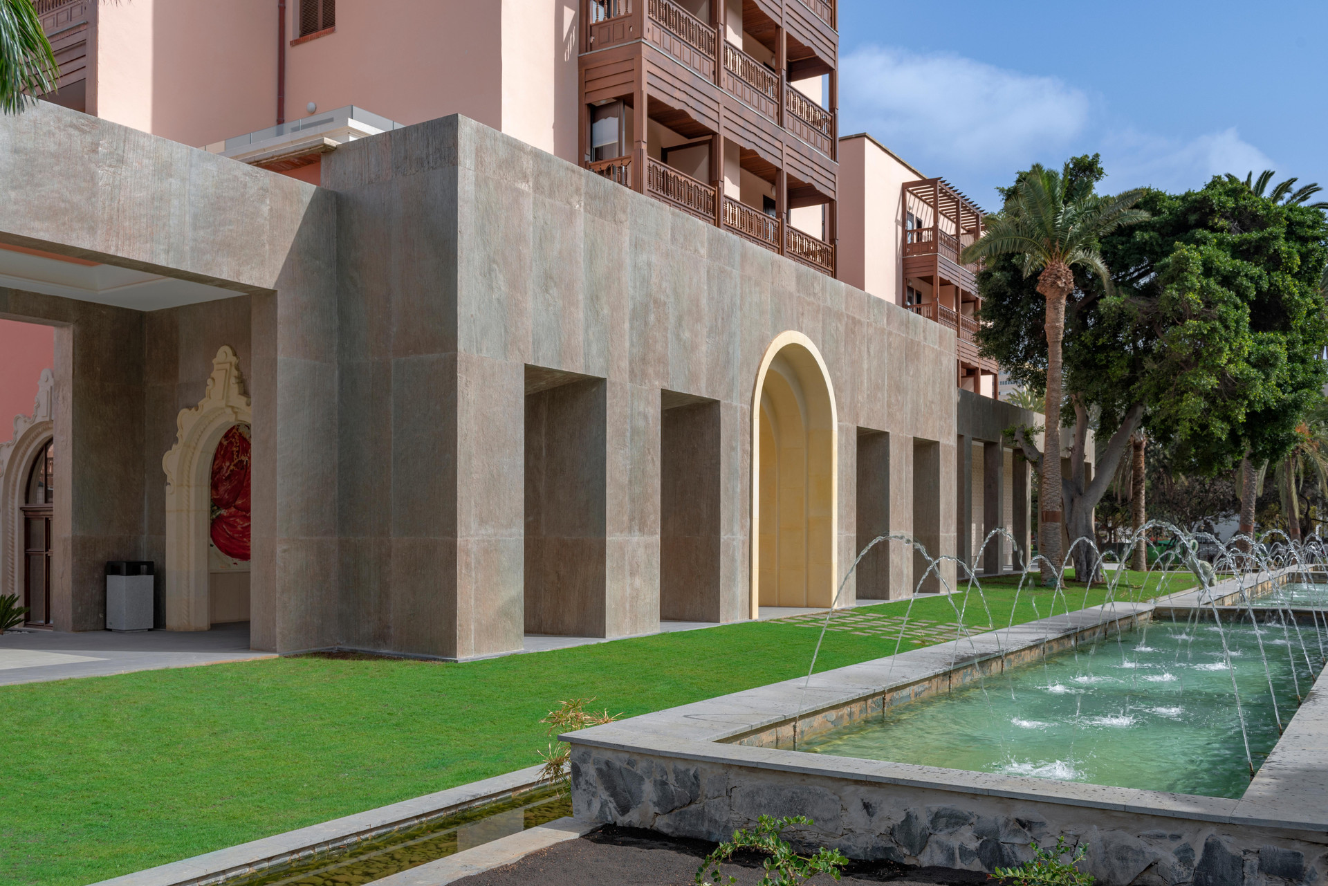 Vista Exterior Santa Catalina, a Royal Hideaway Hotel