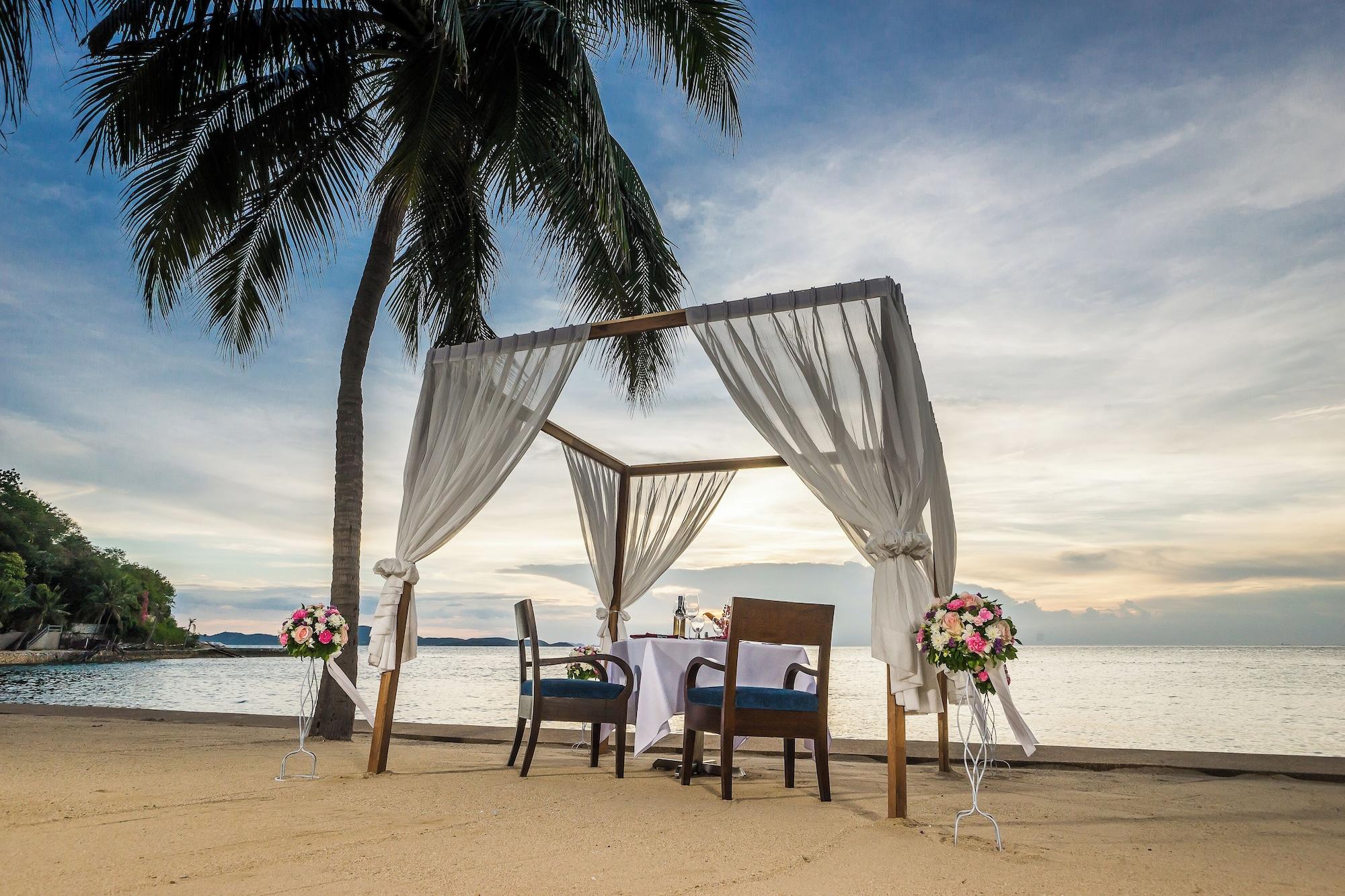 Restaurant Royal Wing Suites & Spa Pattaya