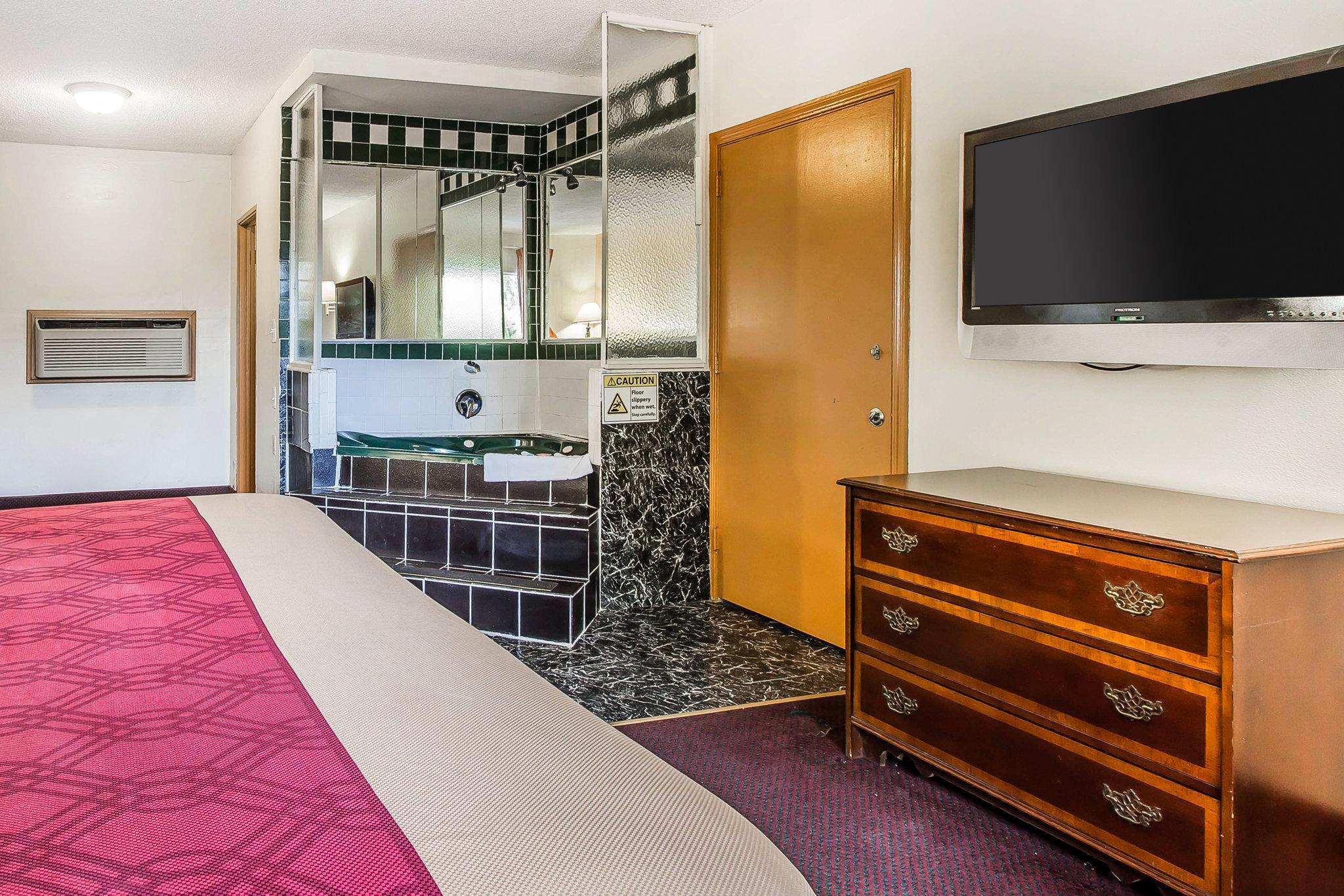 Set de Habitación Econo Lodge Macon