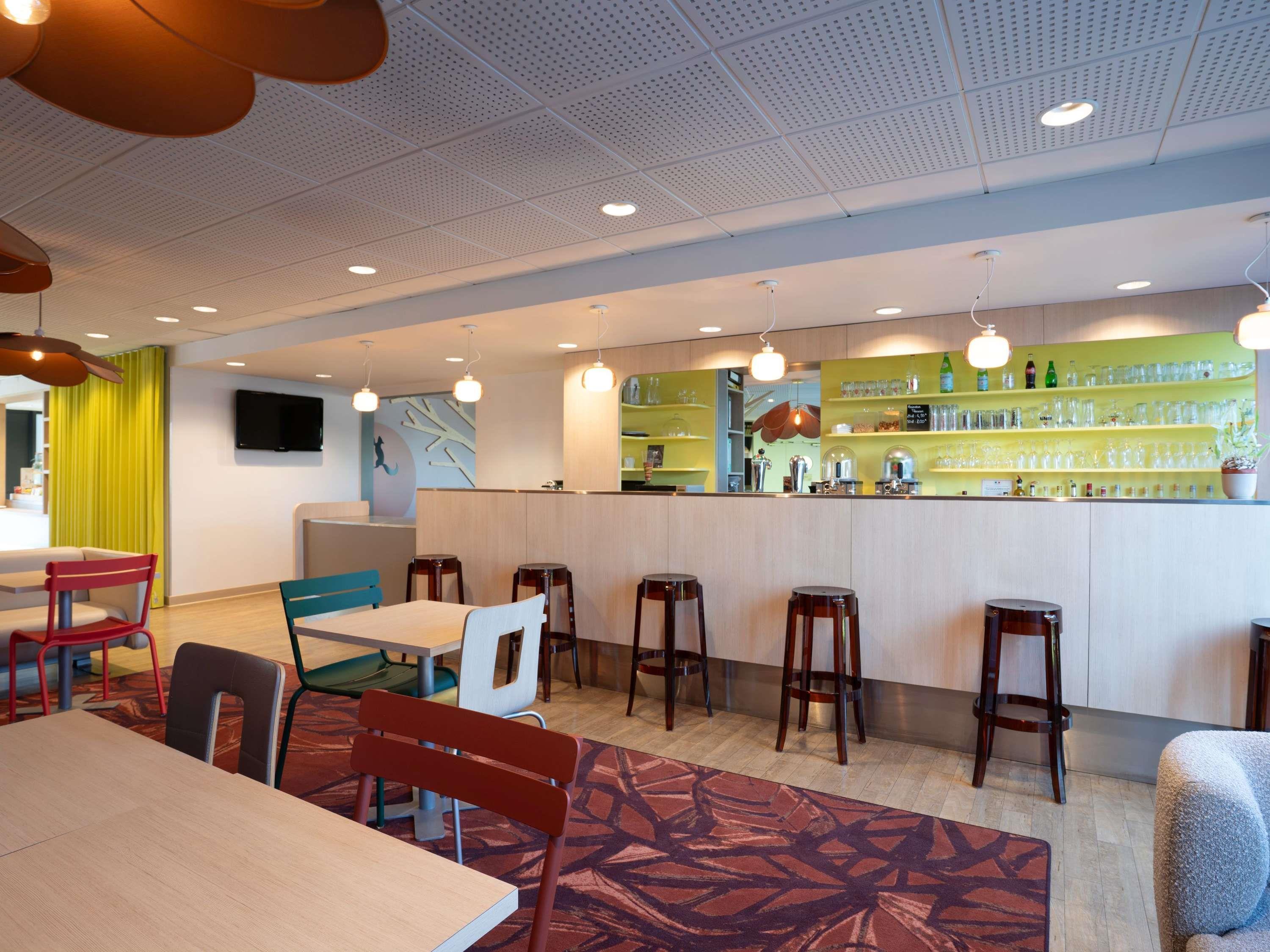 Bar/Salón ibis Styles Gueret