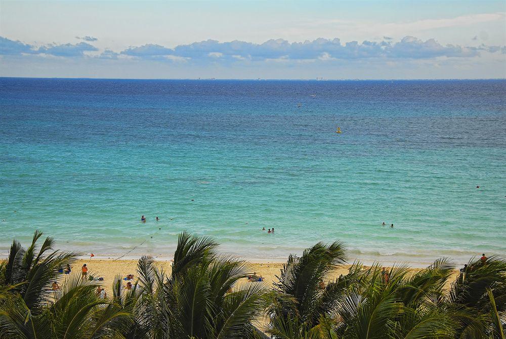 Playa La Divina by Aldea Thai