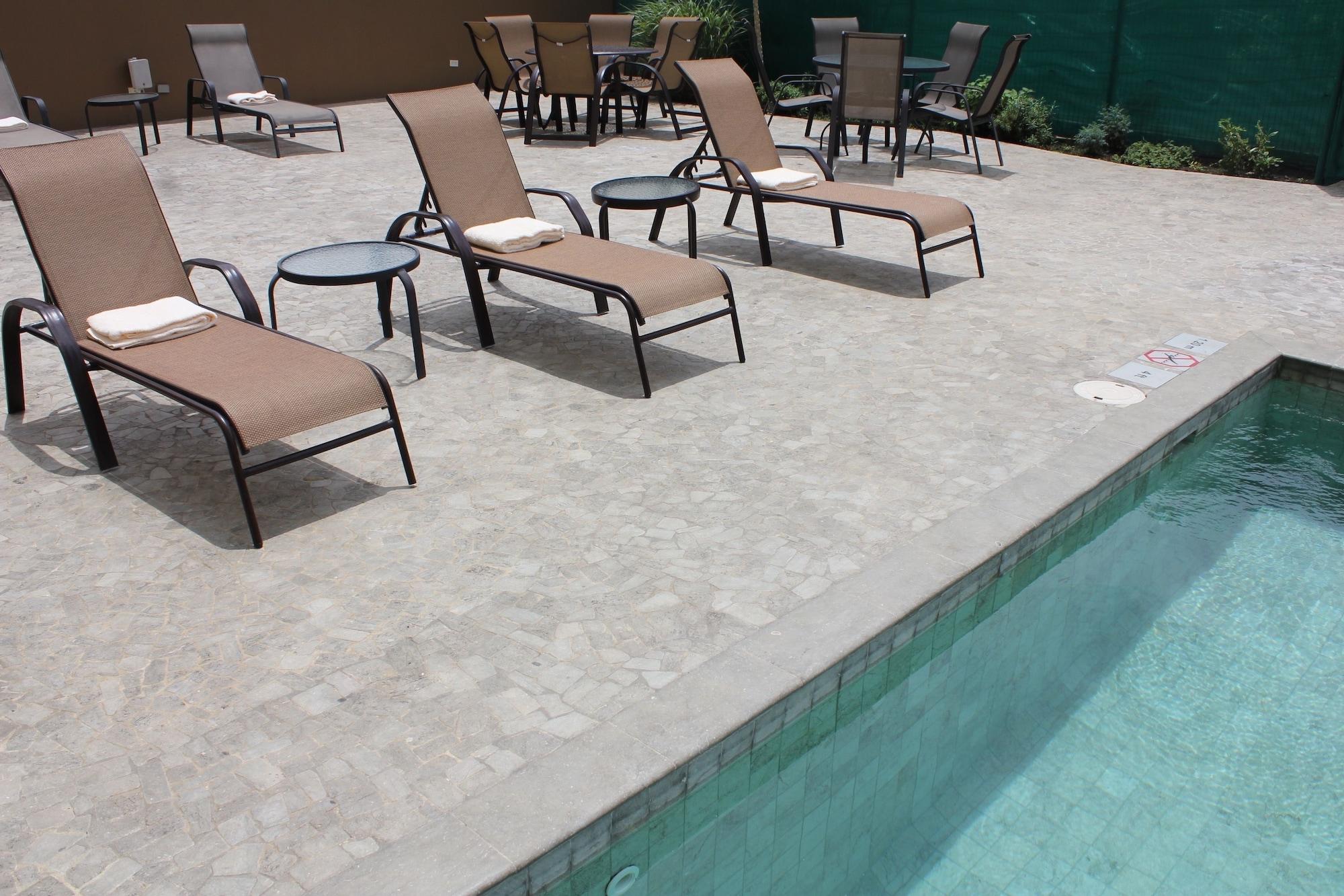Vista Piscina Courtyard by Marriott San Jose Airport Alajuela