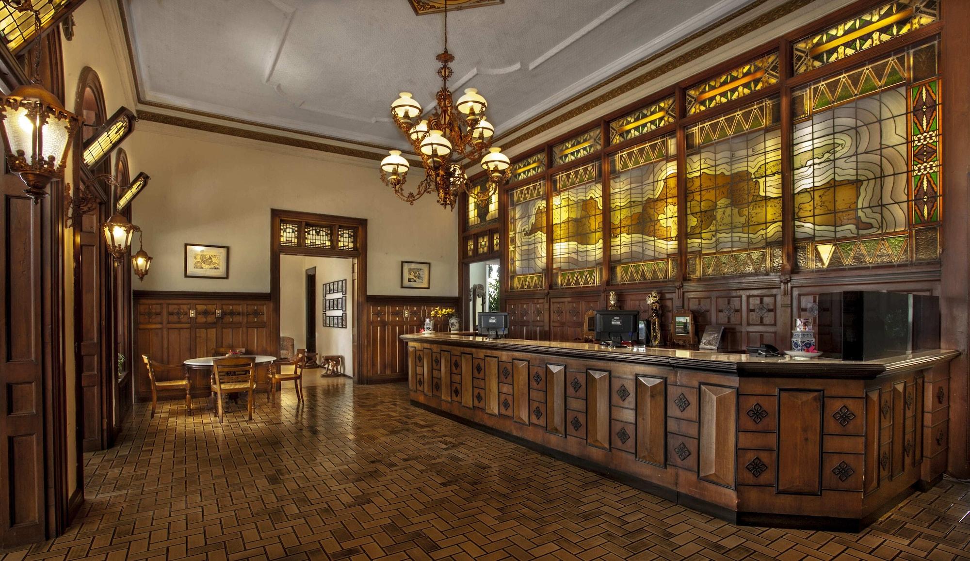 Vista Lobby éL Hotel Kartika Wijaya Batu