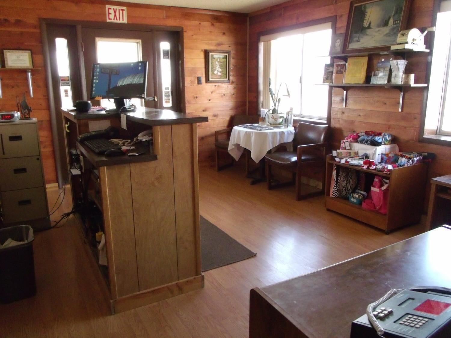 Vista Lobby Narrow Gauge Railroad Inn