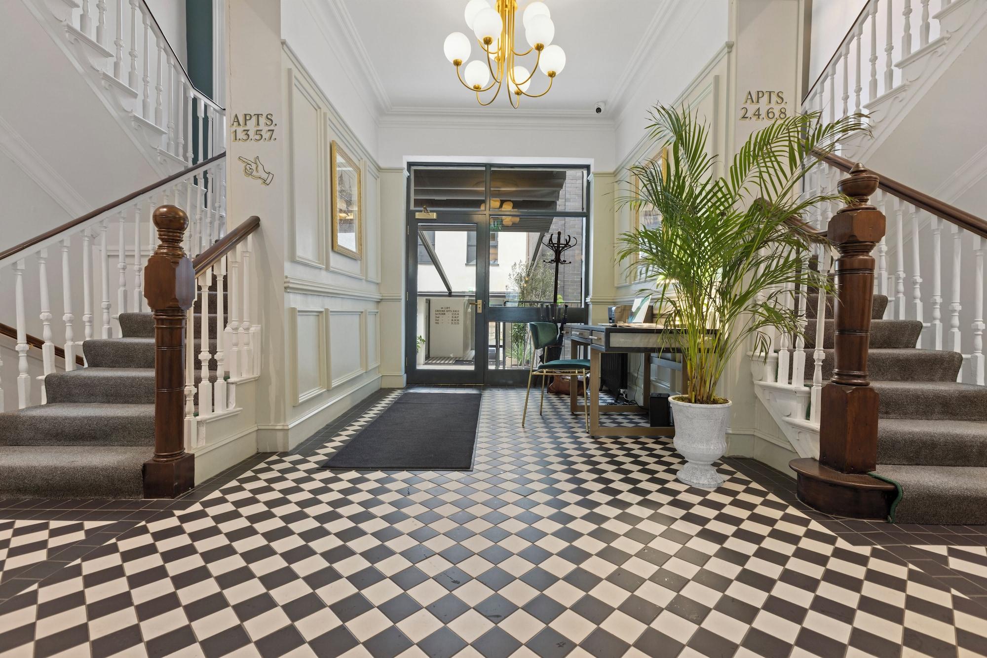 Vista Lobby Wilton House