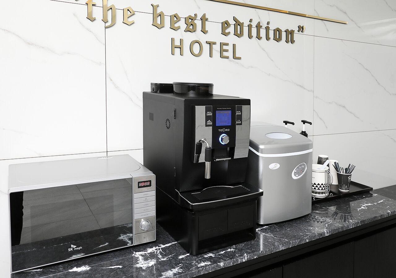 Bar/Salón Hotel Via