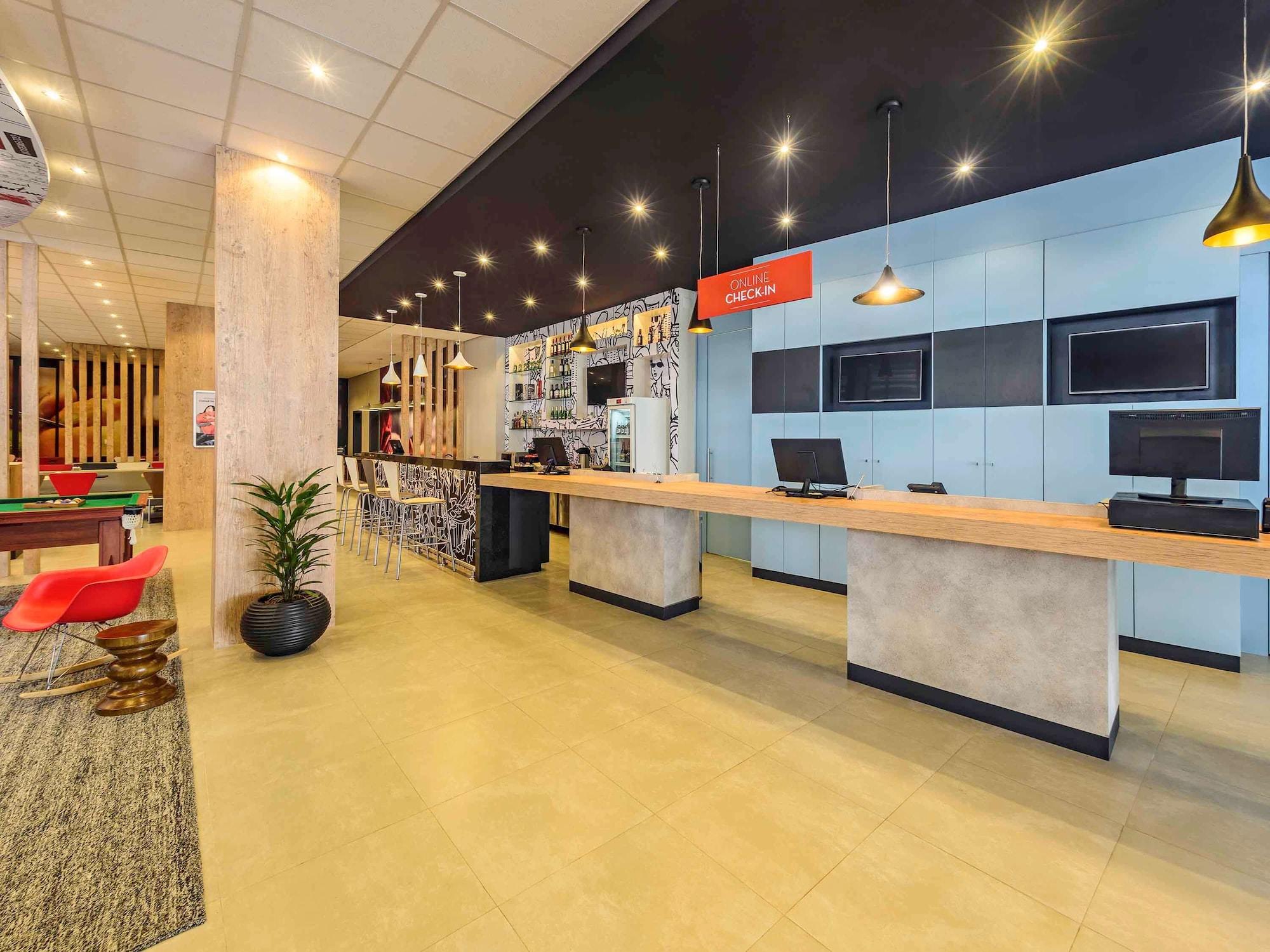 Vista Exterior ibis Jacarei