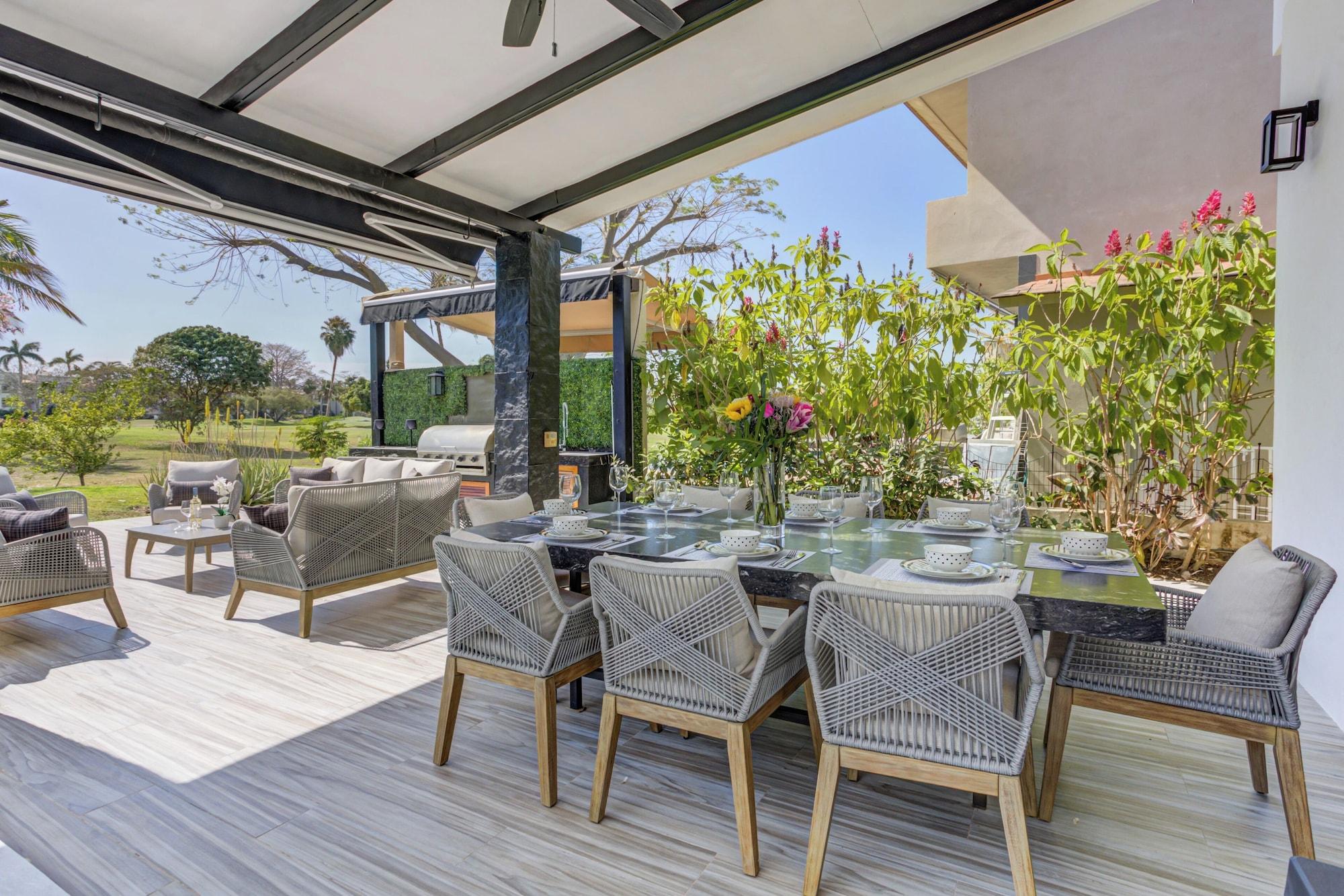 Restaurant El Tigre Mariposa Villas