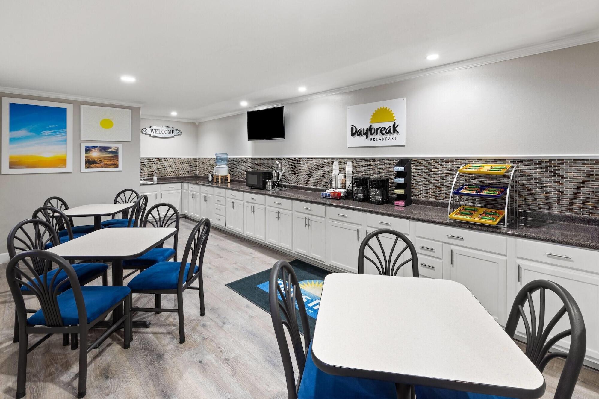 Restaurant Days Inn by Wyndham Temple