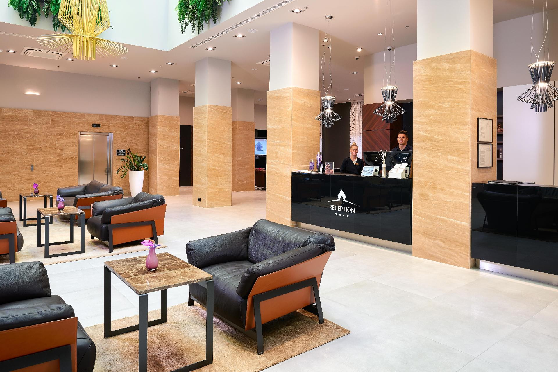 Vista Lobby Cornaro Hotel