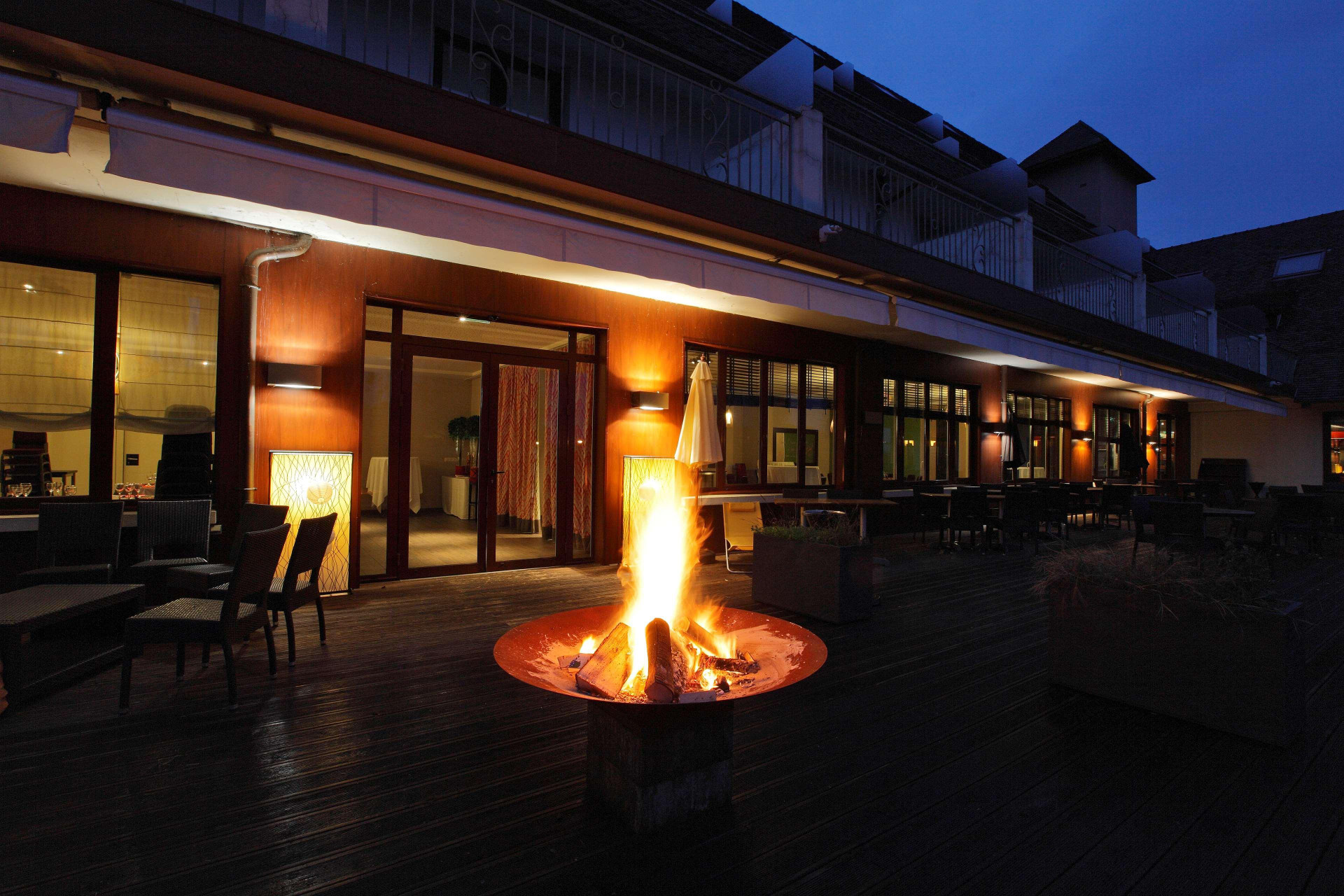 Vista Exterior Best Western Plus l’Oree Paris Sud