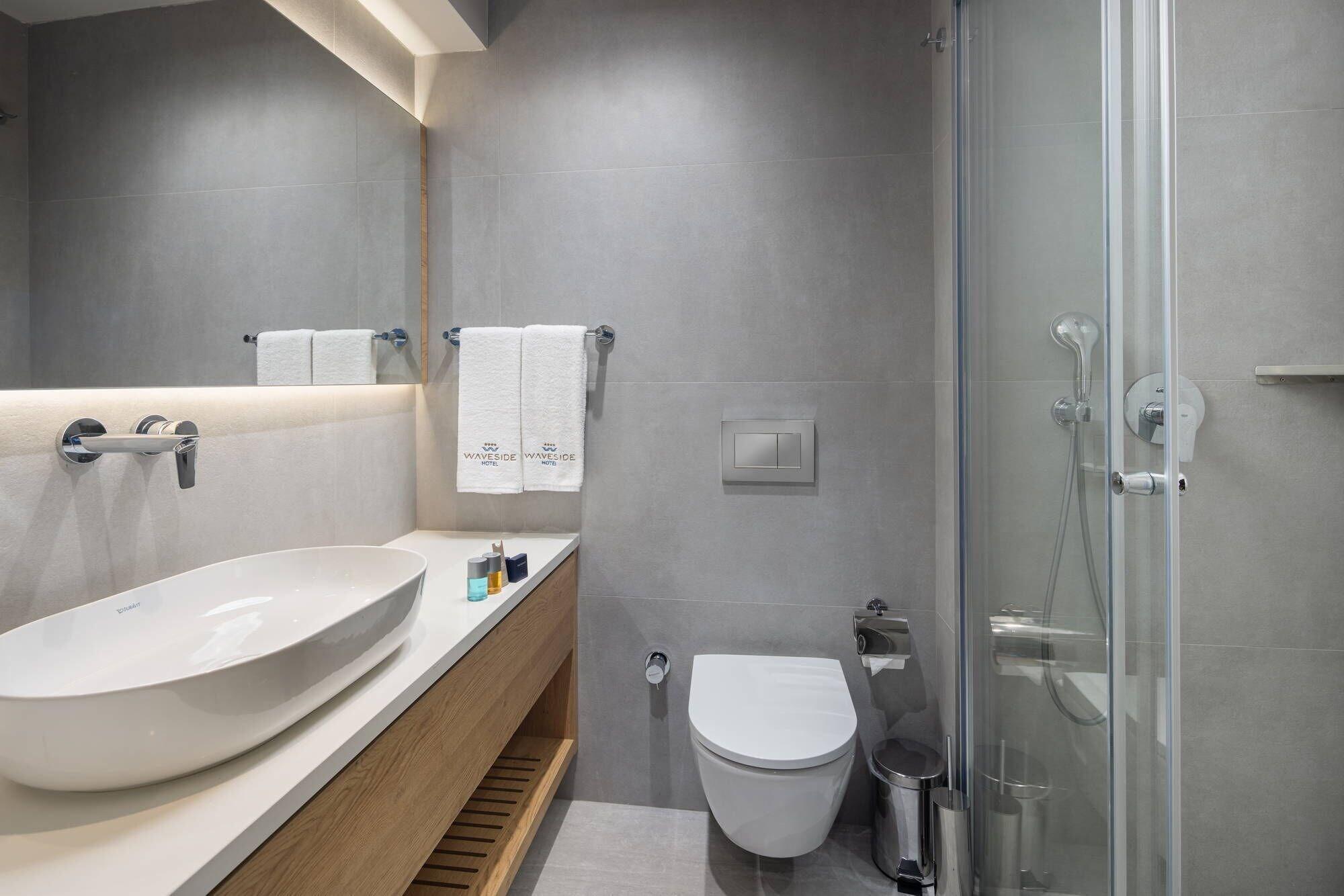 Equipamiento de Habitación WAVESIDE HOTEL