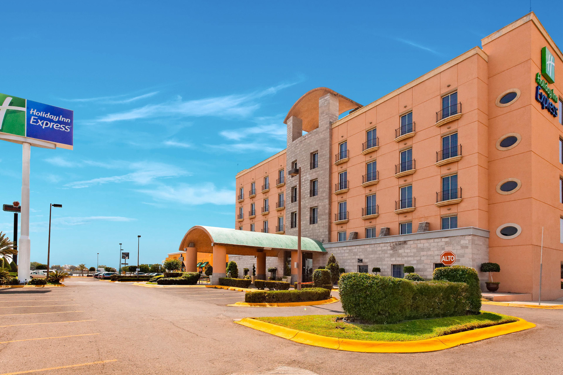 Vista Exterior Holiday Inn Express Silao Aeropuerto Bajio by IHG