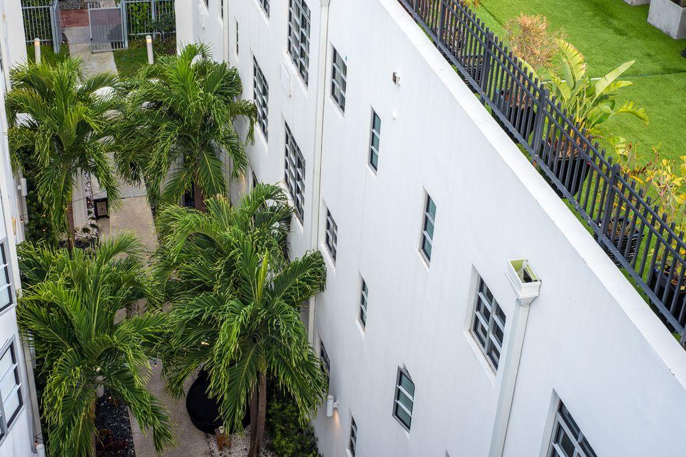 Hotel Lincoln Arms Suites