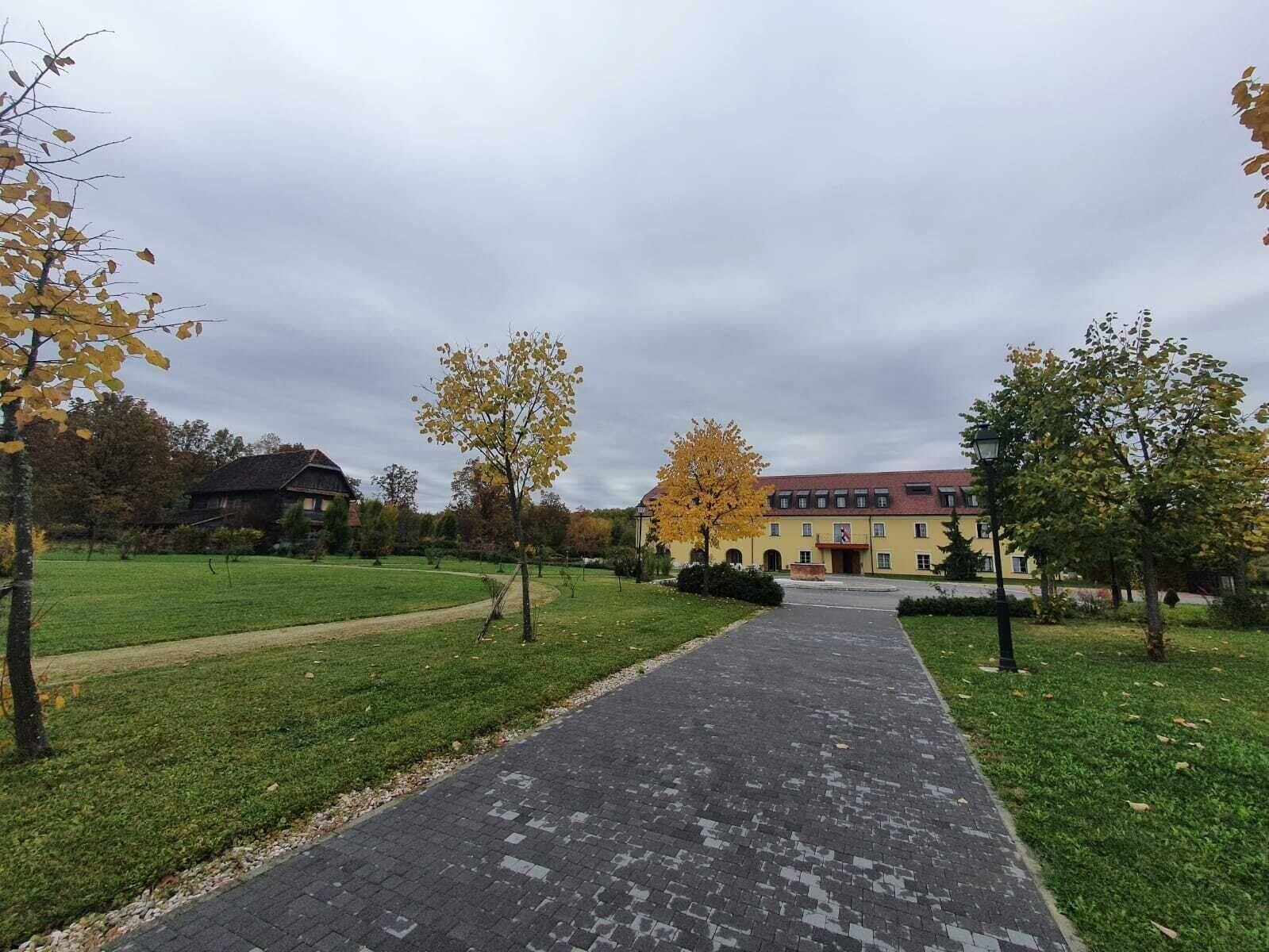 Vista Exterior Hotel Dvorac Jurjevec