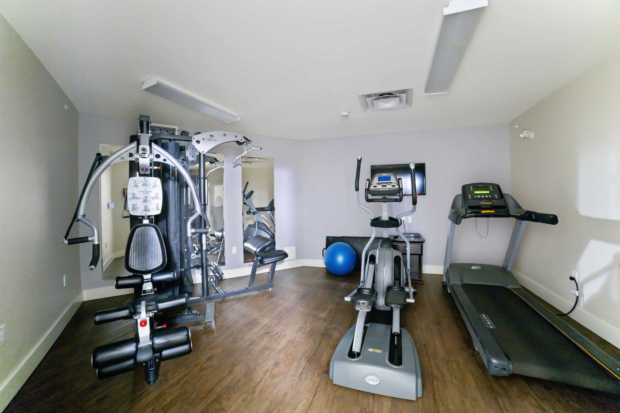 Gimnasio The Kanata by BCMInns Blairmore