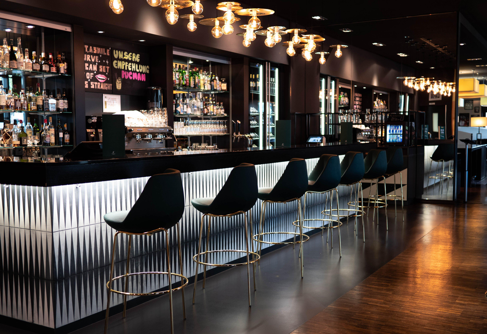 Bar/Salón Holiday Inn Zurich Messe