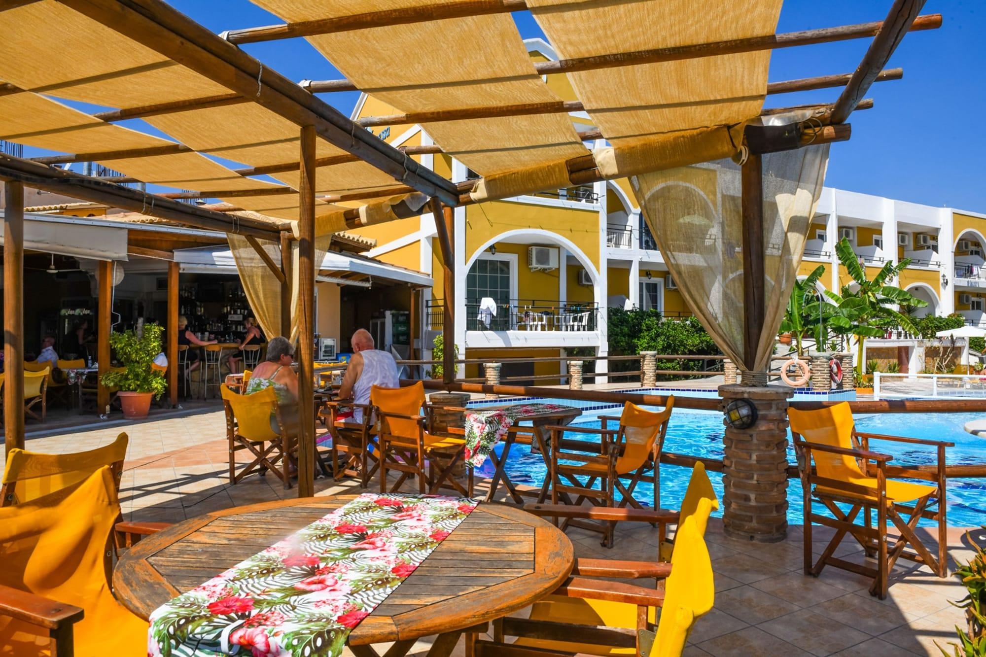 Vista Exterior Vanessa Hotel