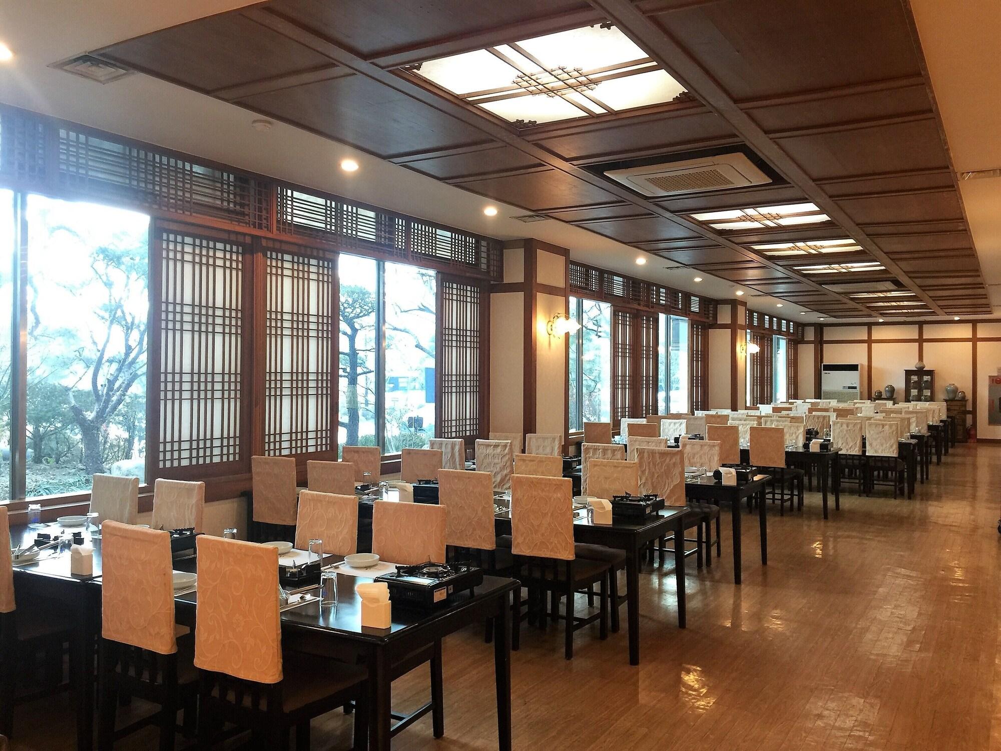 Restaurant Danyang Tourist Hotel Edelweiss