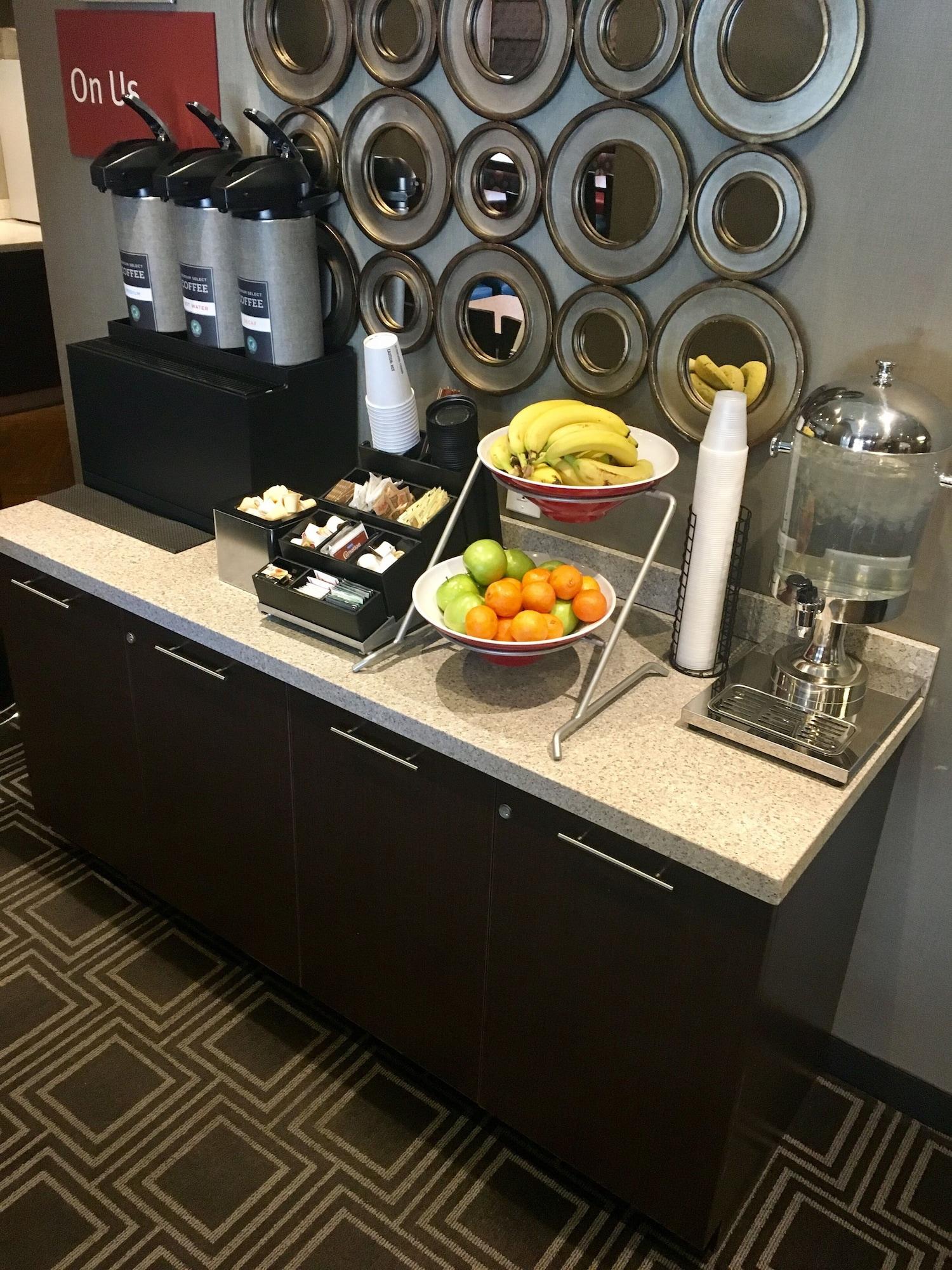 Bar/Salón TownePlace Suites by Marriott Windsor