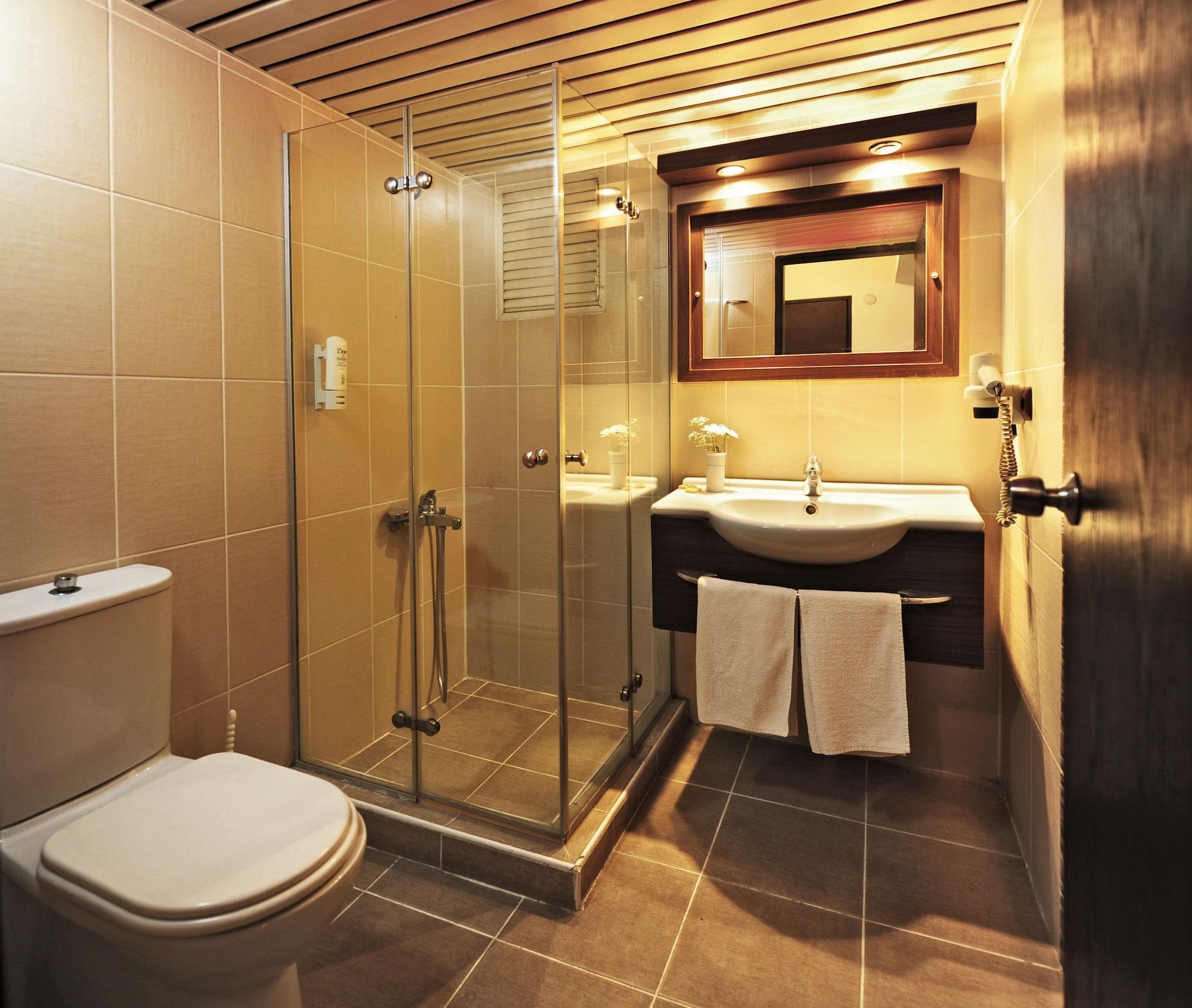 Equipamiento de Habitación Üstün Otel Alsancak