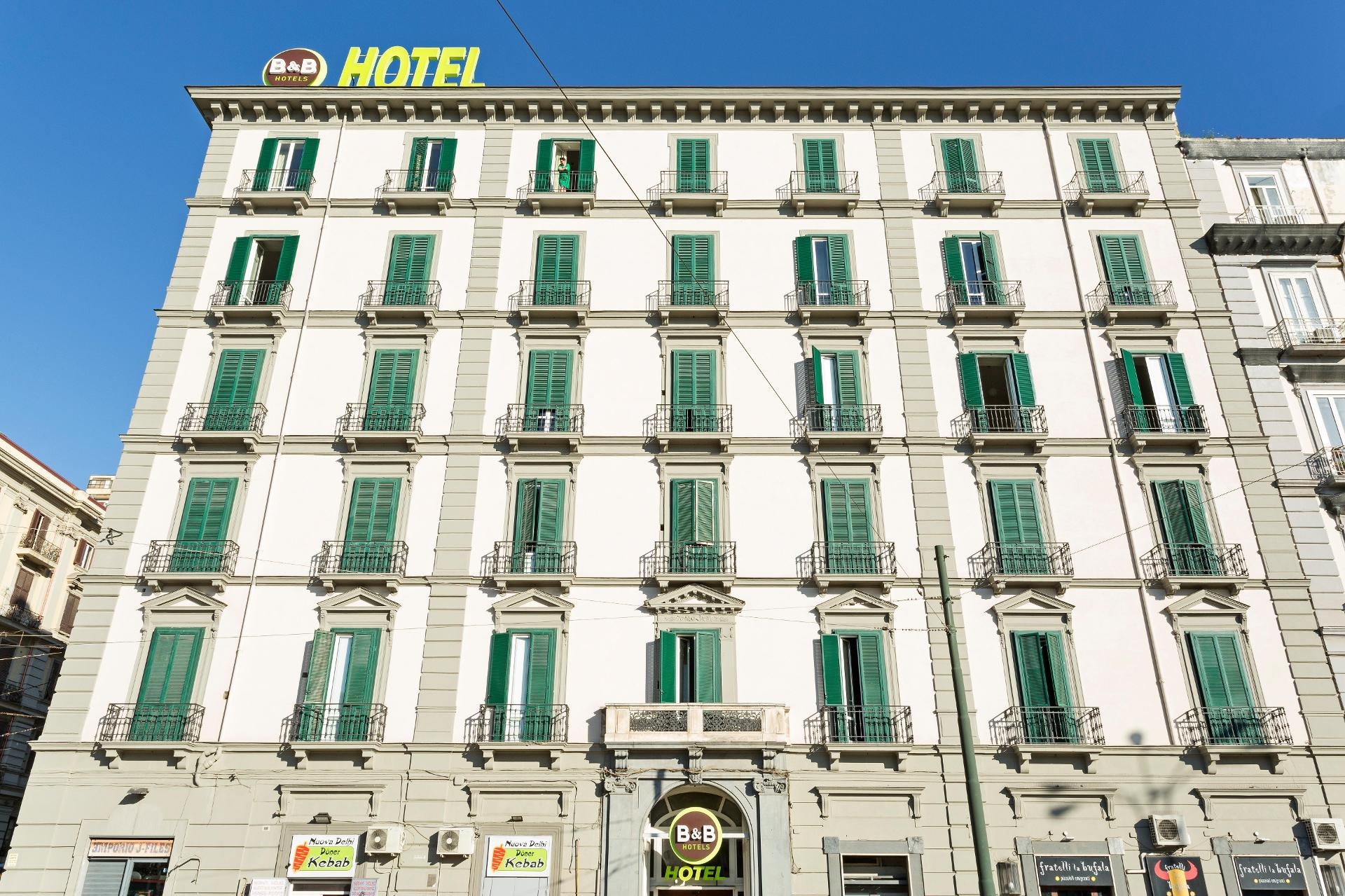 Vista Exterior B&B Hotel Napoli