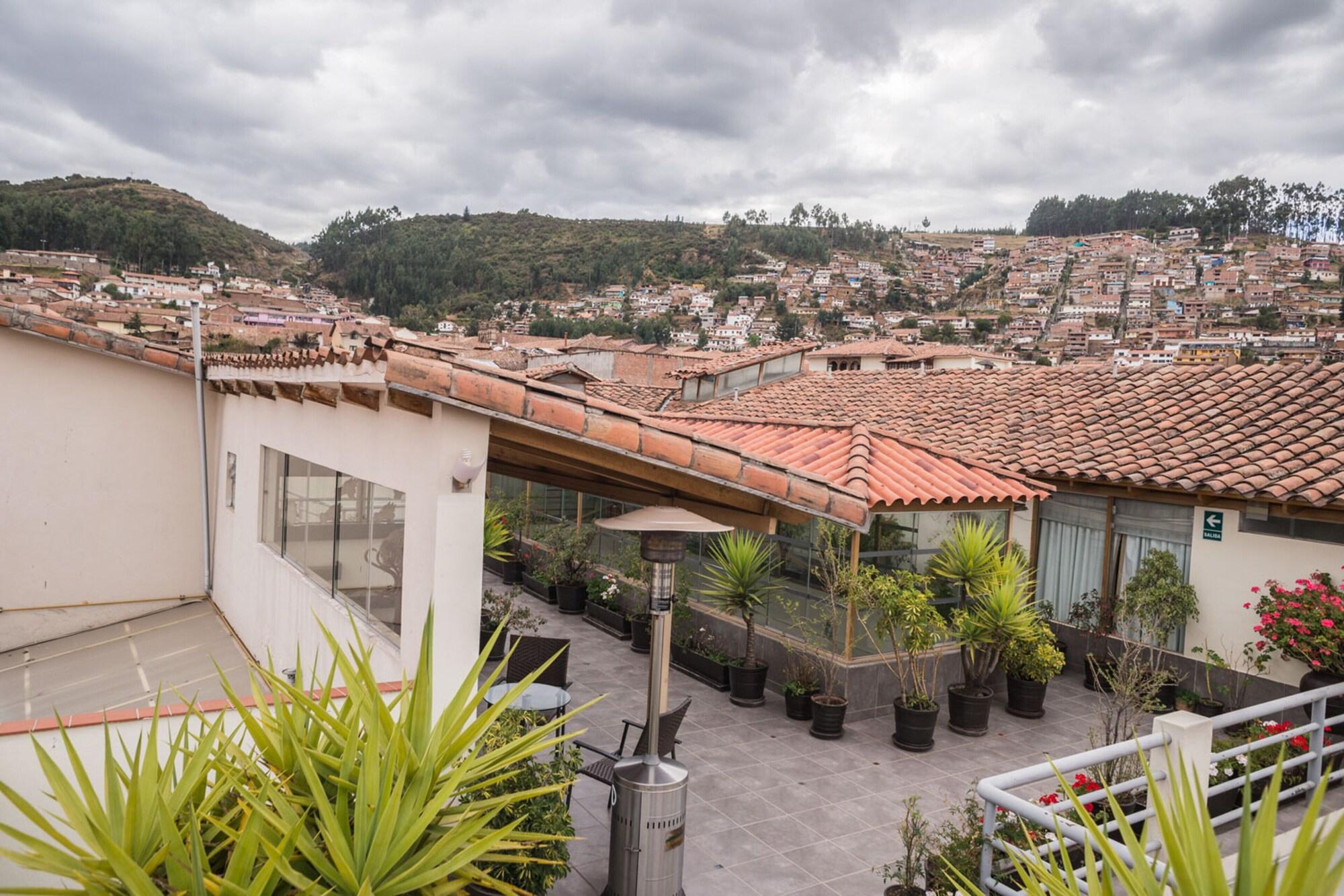 Vista da fachada Maytaq Wasin Hotel