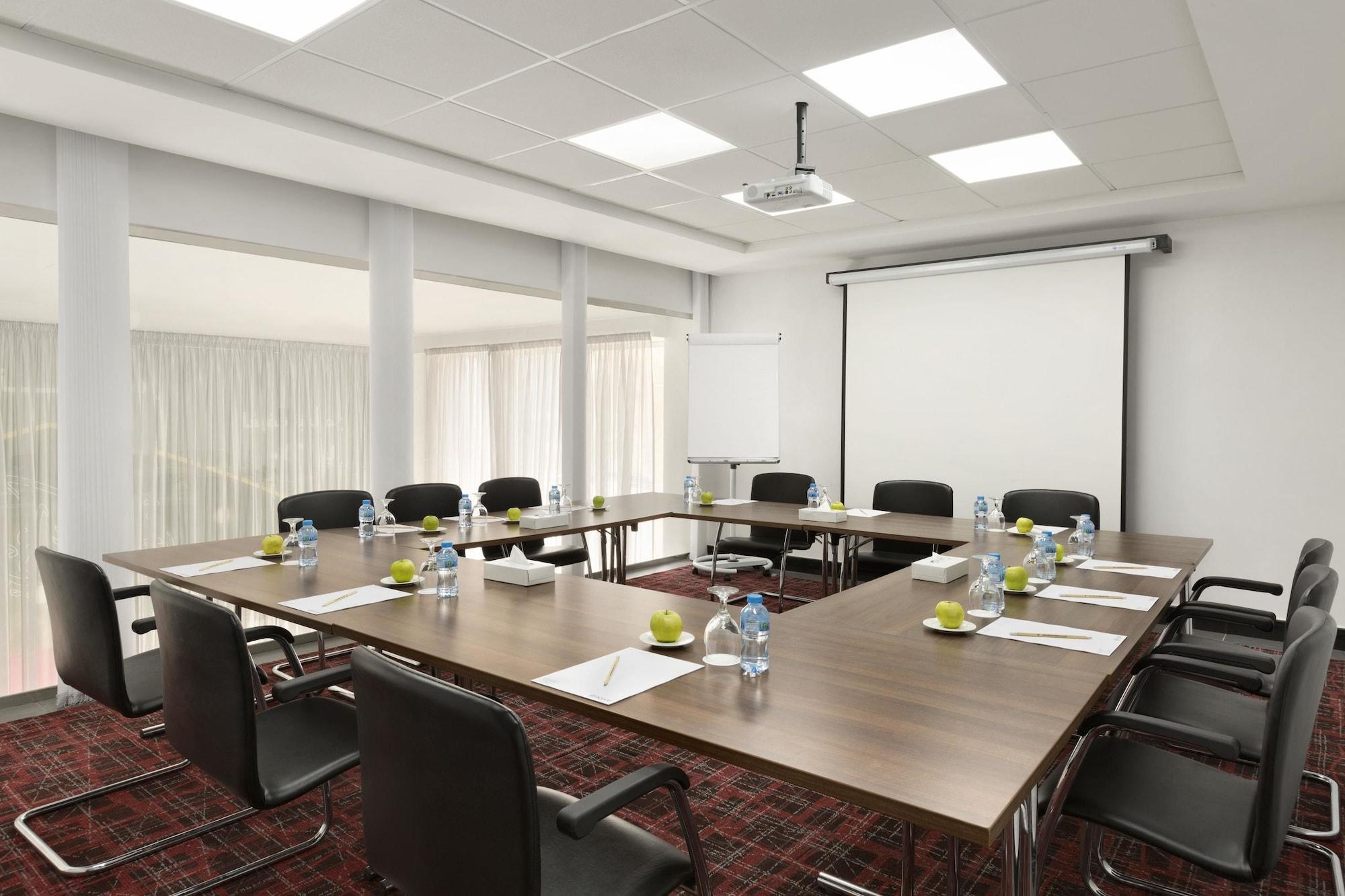 Sala de Reuniones Ramada Encore by Wyndham Al Khobar Olaya