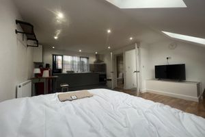 Alquiler Vacacional - 5 bedroom- Stunning Townhouse in City Centre near Alton Towers & Peak District