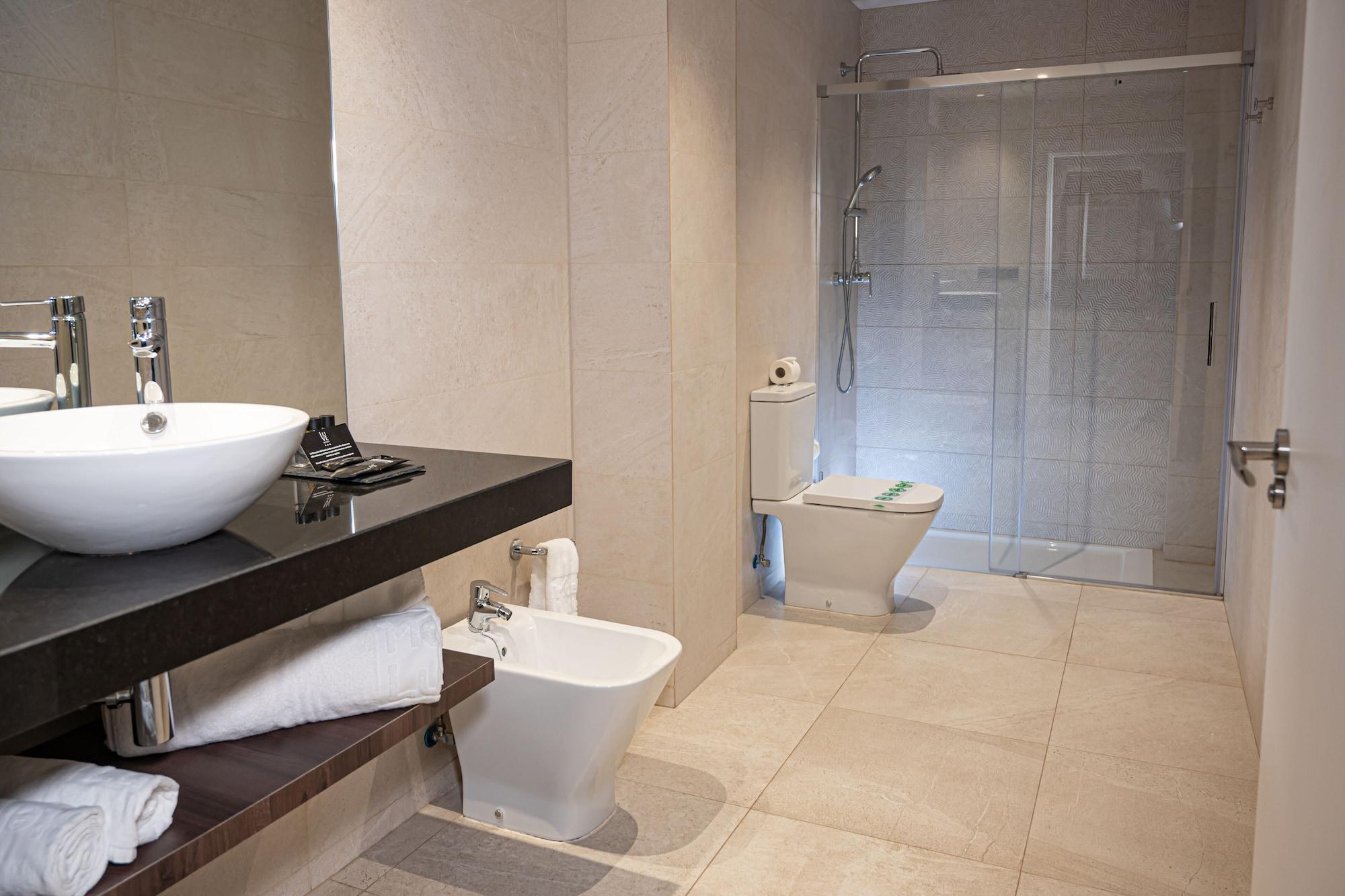 Varios Hotel Luve