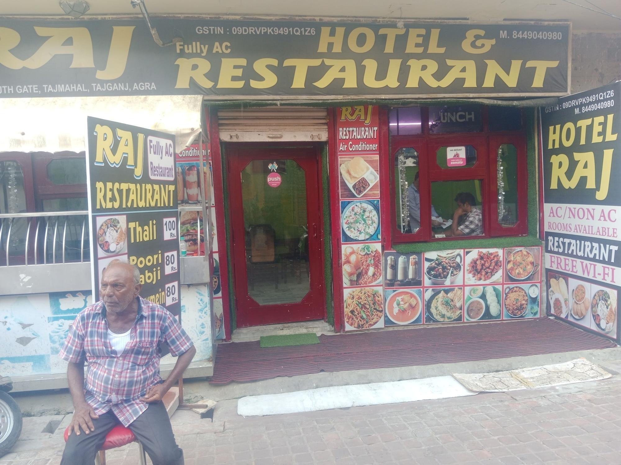 Vista Exterior Hotel Raj Bed & Breakfast